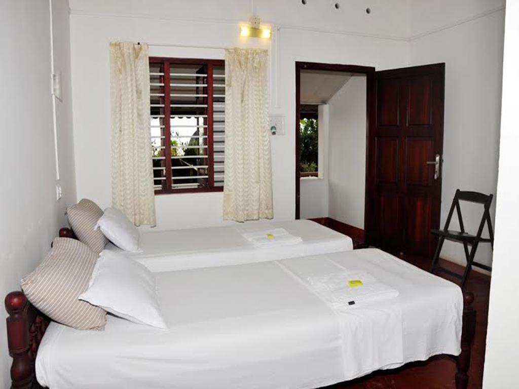 Appartamento Angeo Beach House Alappuzha Esterno foto